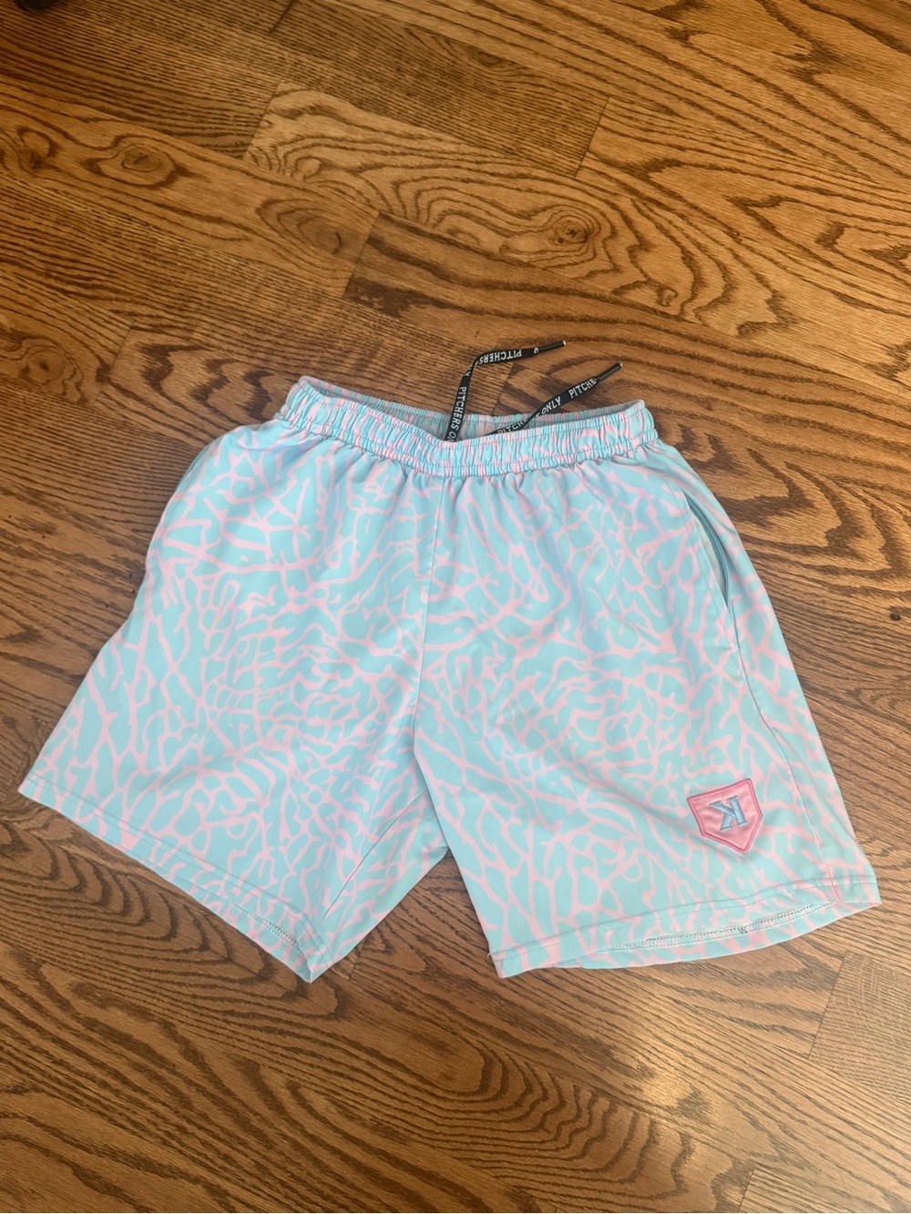 Pitchers Only - Cotton Candy Elephant Print Shorts Sz Med